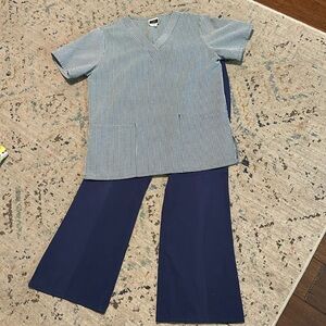 L-A Los Angeles Scrub Pants and Shirt Navy Blue seersucker Small Drawstring pant